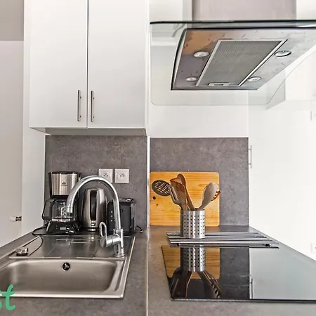 Spacious 2 1 Bedroom Elegance Comfort For Two People ניס